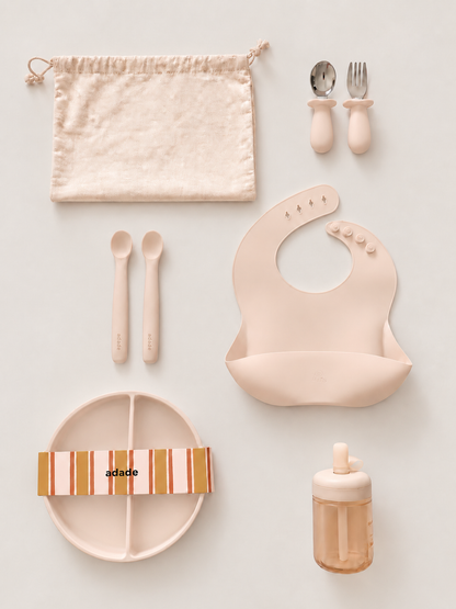 Tout le nécessaire pour accompagner les premiers repas de bébé.